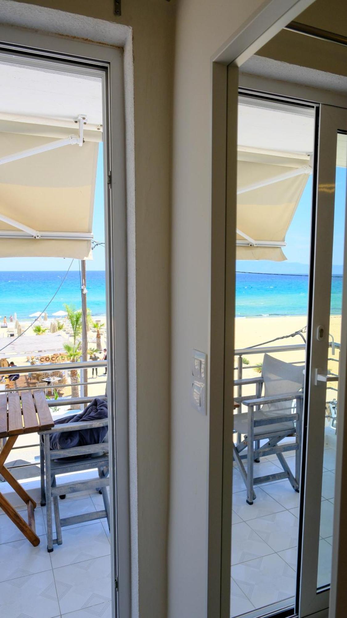 Cocoon Hotel-Beach Bar Сарти Экстерьер фото